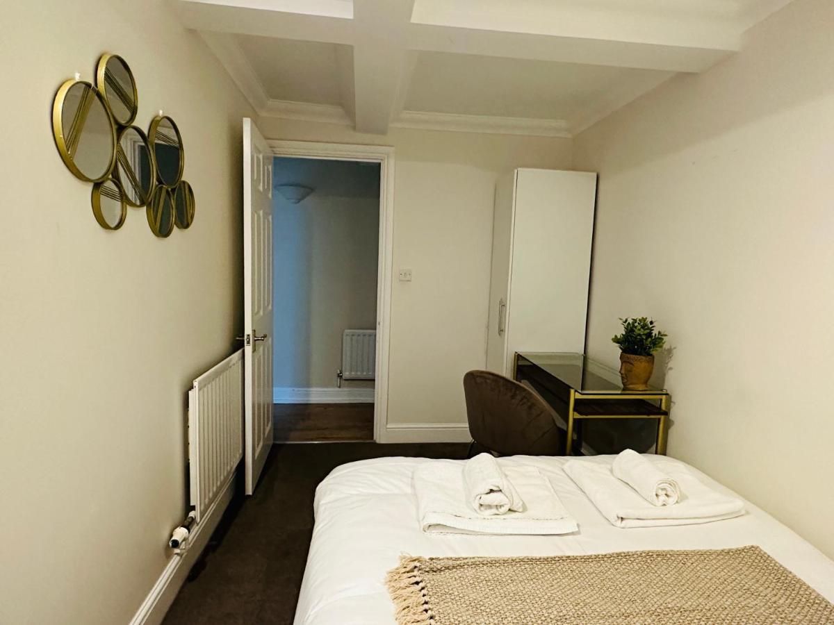 The Wimbledon Haven - Free Parking Apartment London Exterior photo